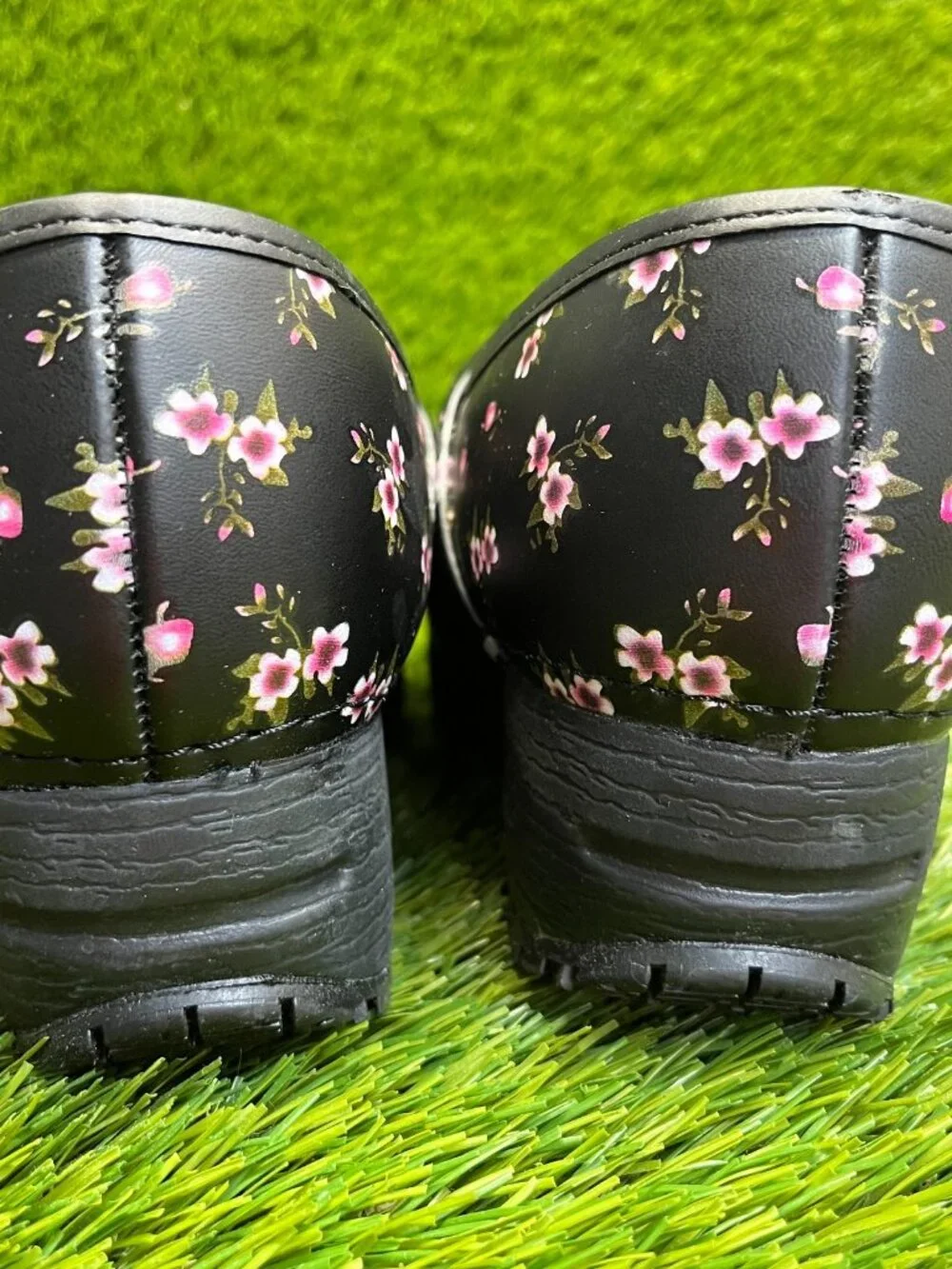 Skechers Candaba Womens Size 7.5 Black Pink Classic Leather Slip-On Clog‎ Shoes
